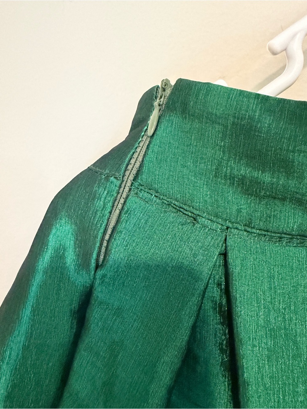 Emerald Green Women's Full Pleated Taffeta Skirt - Picture 3 of 7